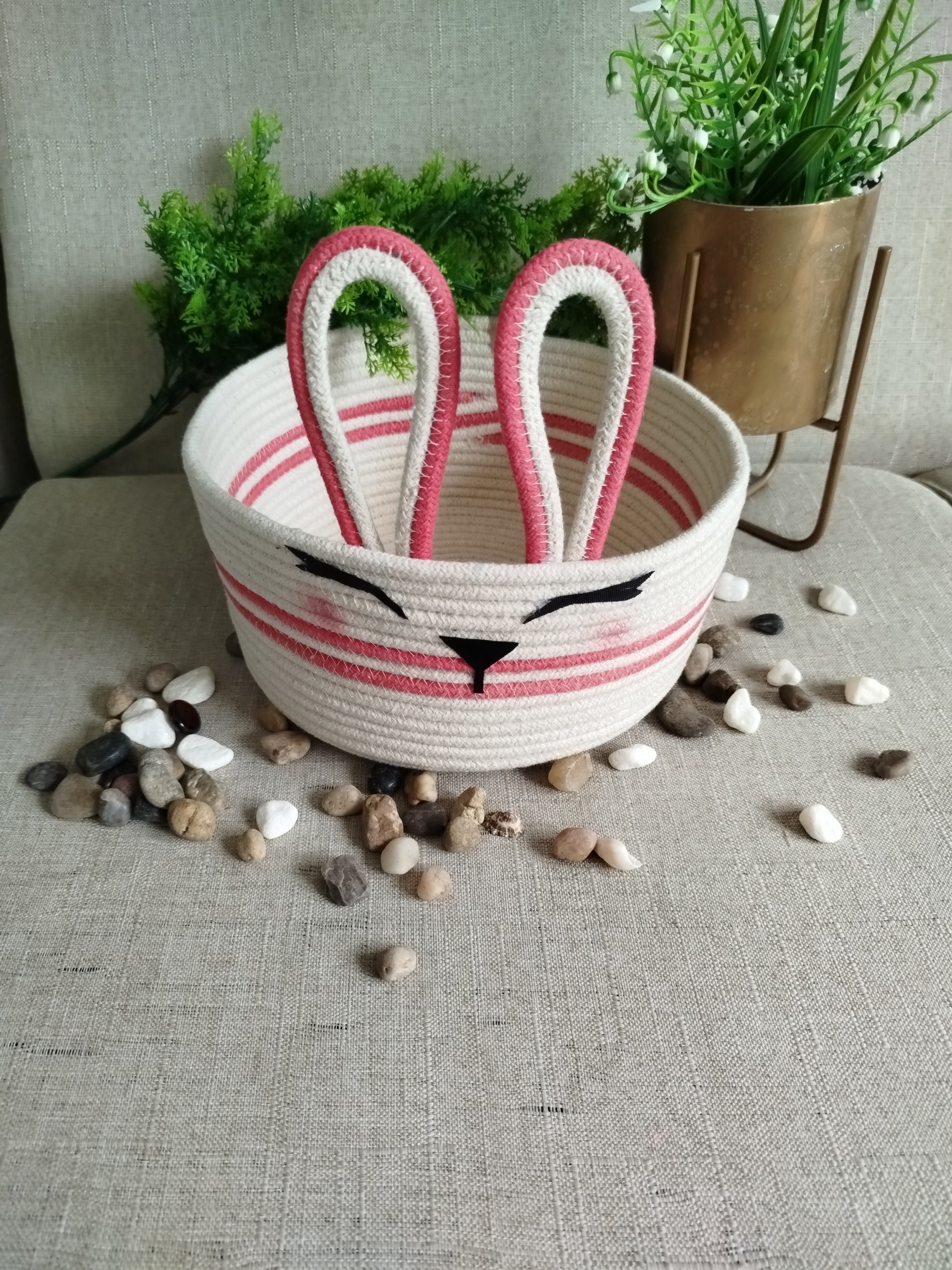 Bunny ear small basket