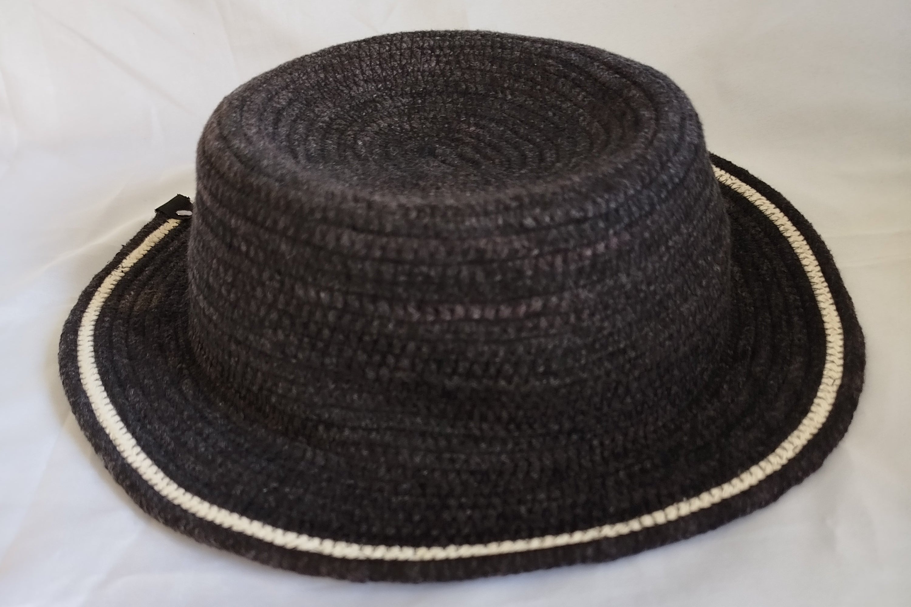 Men's charcoal black hat