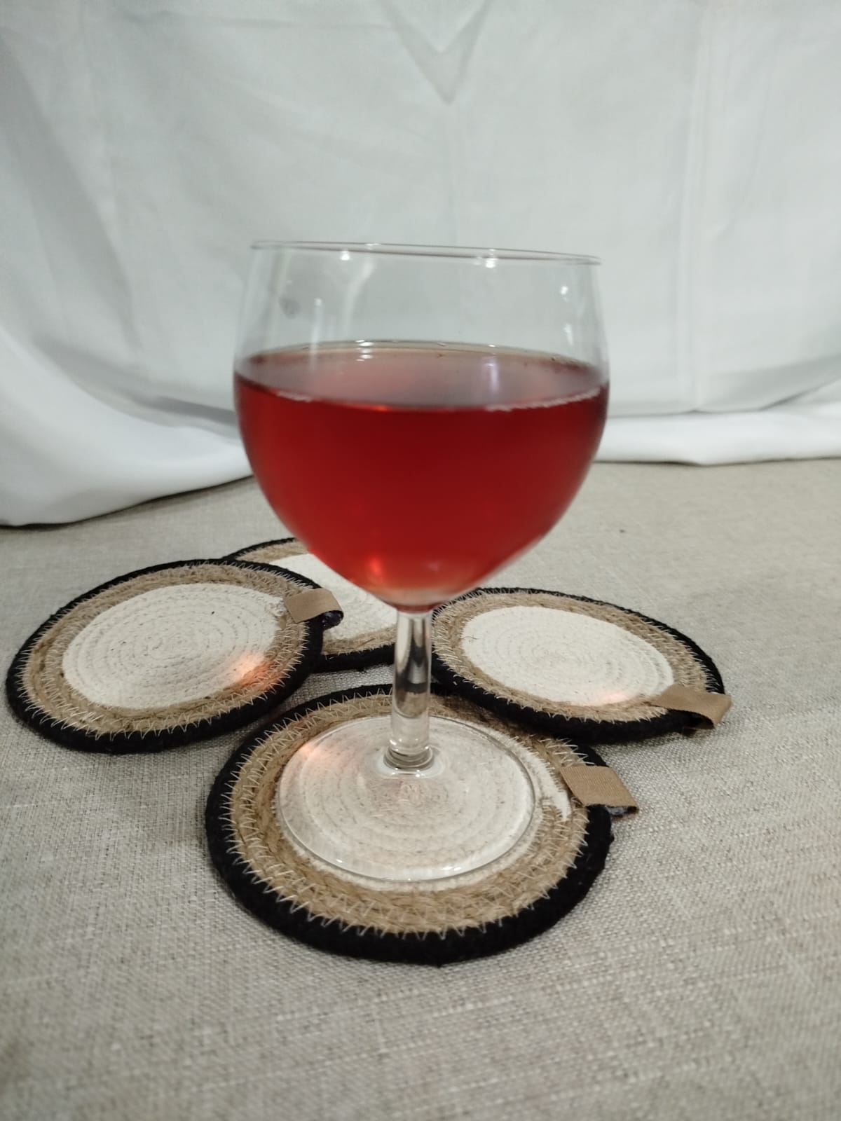 Set of 4 coasters Jute and Black lining