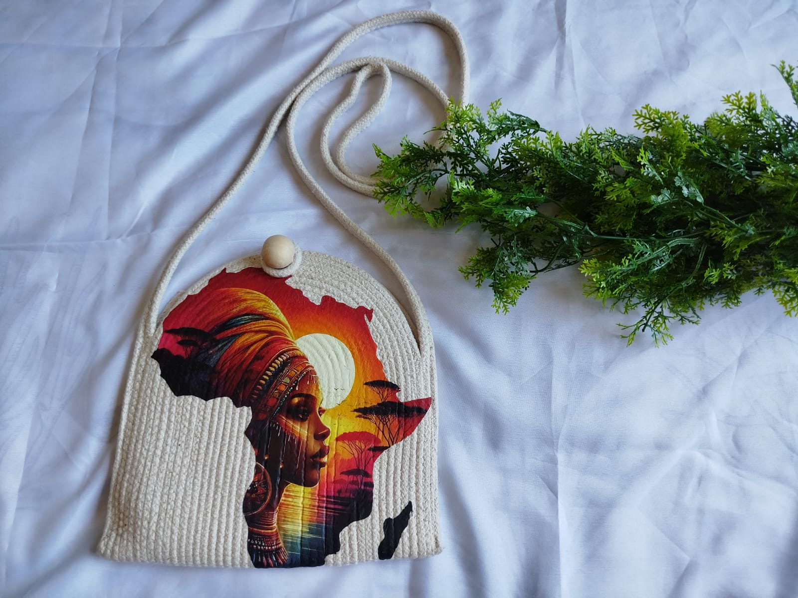 Africa sling bag off-white 