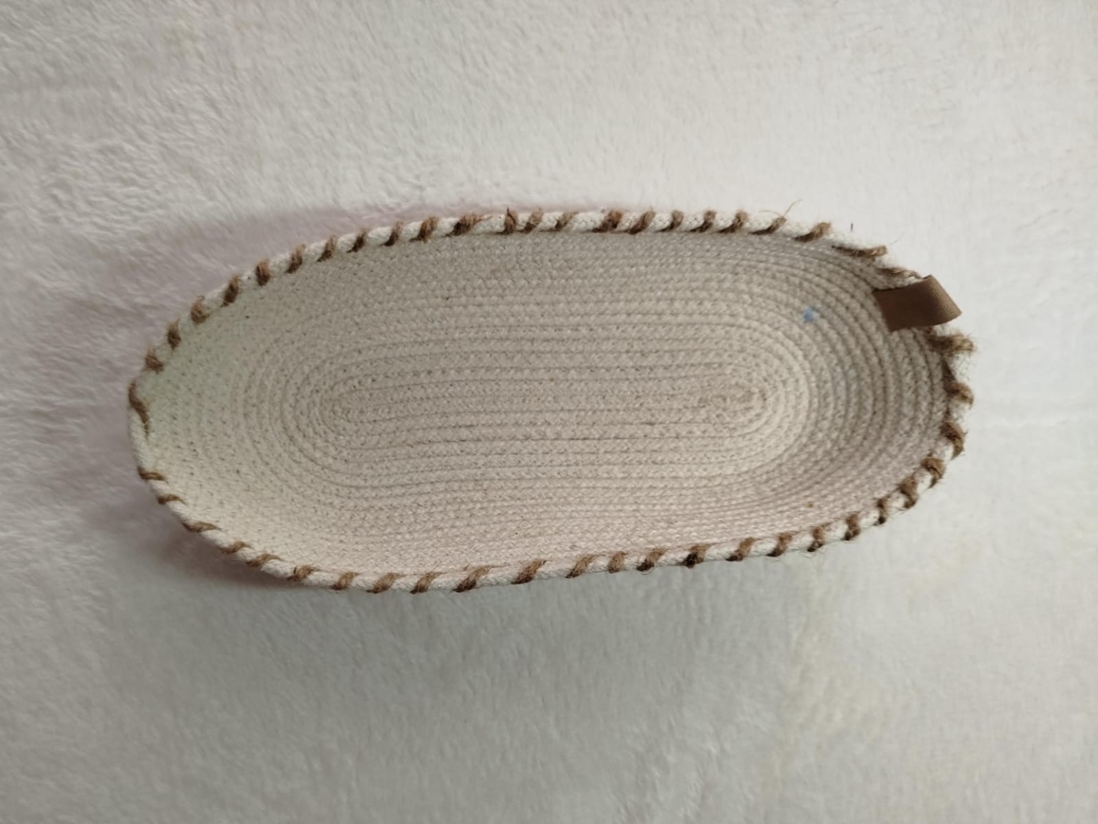 Jute lining oval bowl
