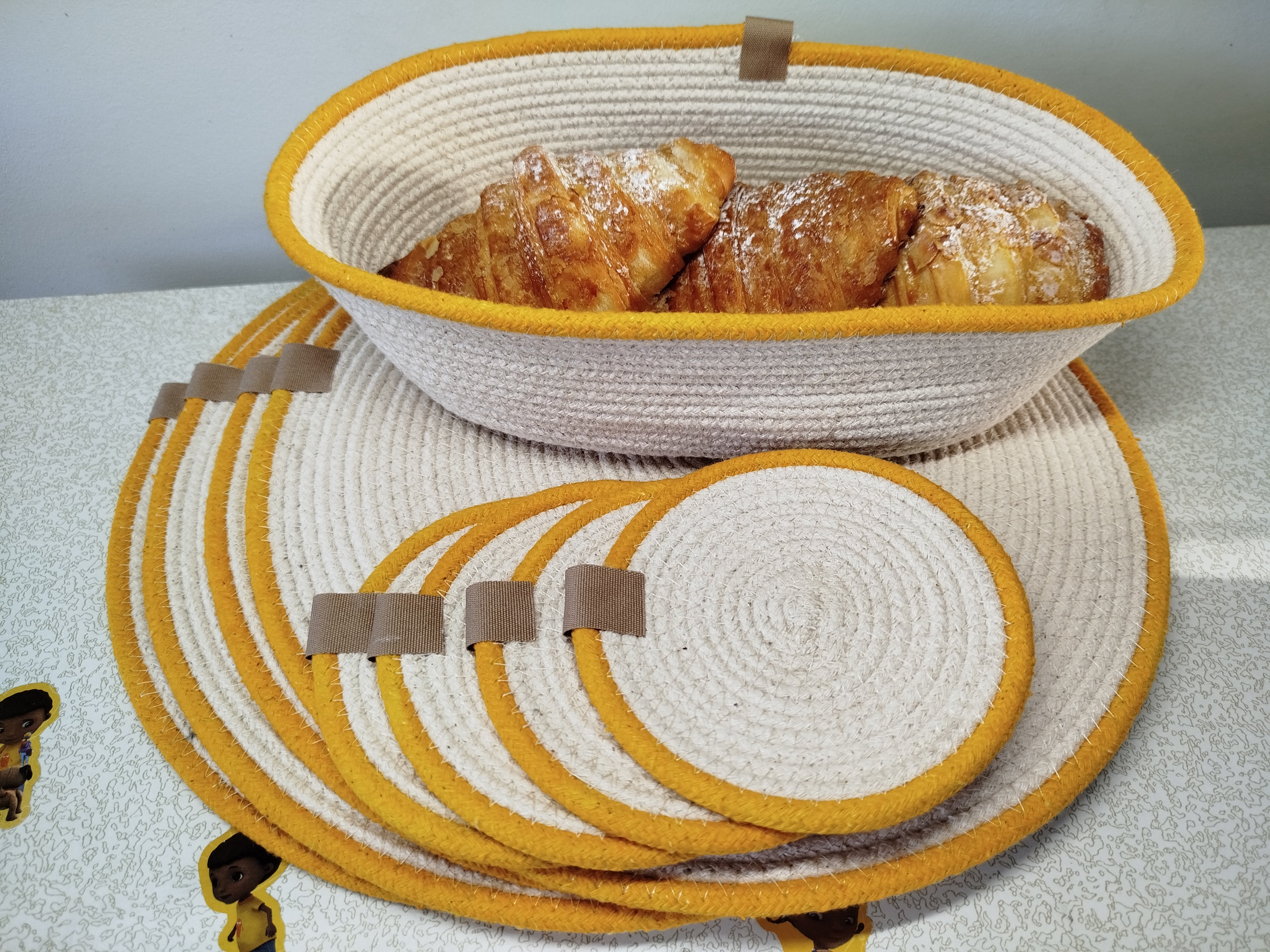 Yellow lining dining set