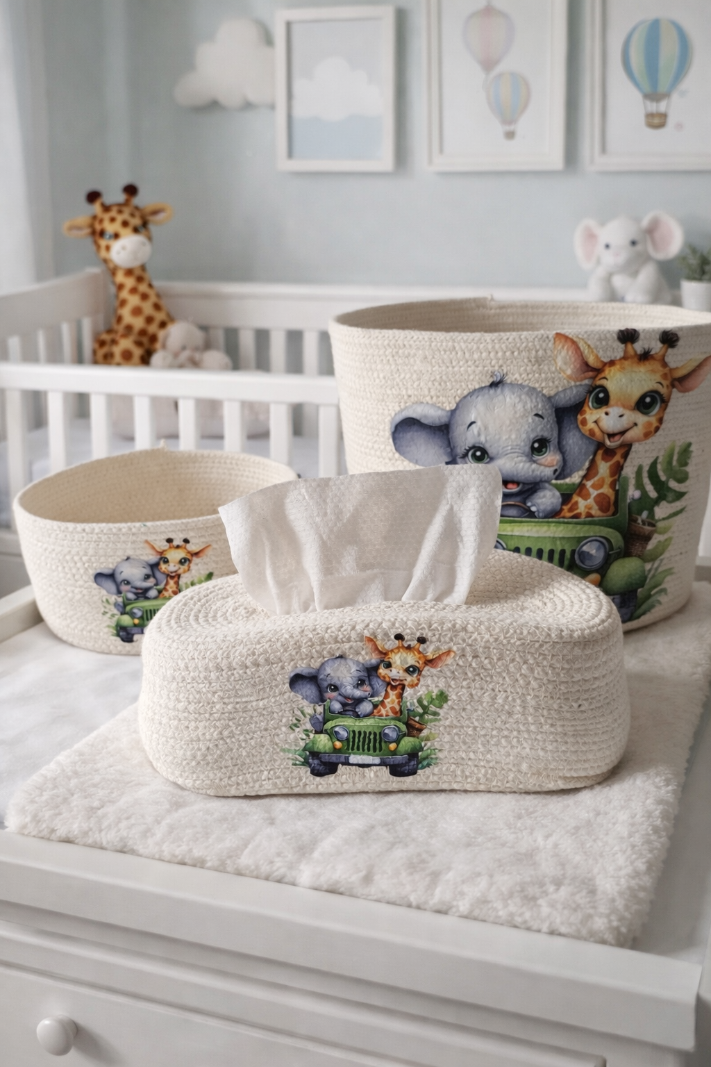 Elephant and giraffe set